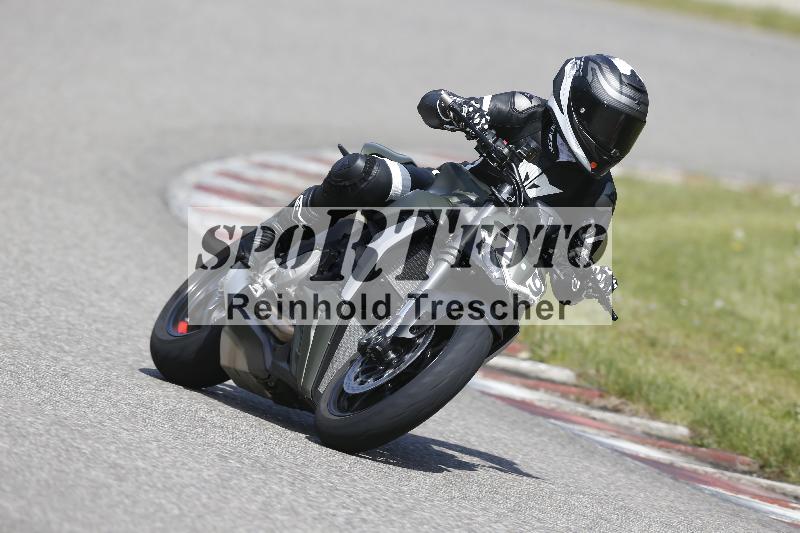 Archiv-2025/09 22.04.2025 Cornu Master School ADR/gruen-vert/29